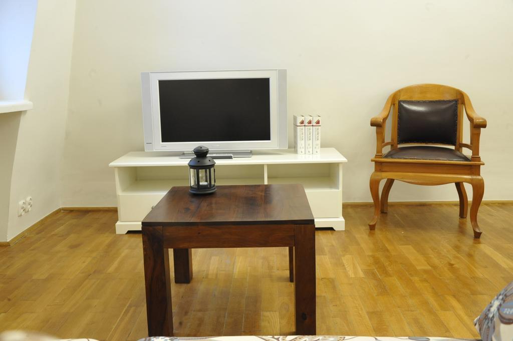 Milotu - Apartament Uniwersytecki Varsovie Extérieur photo